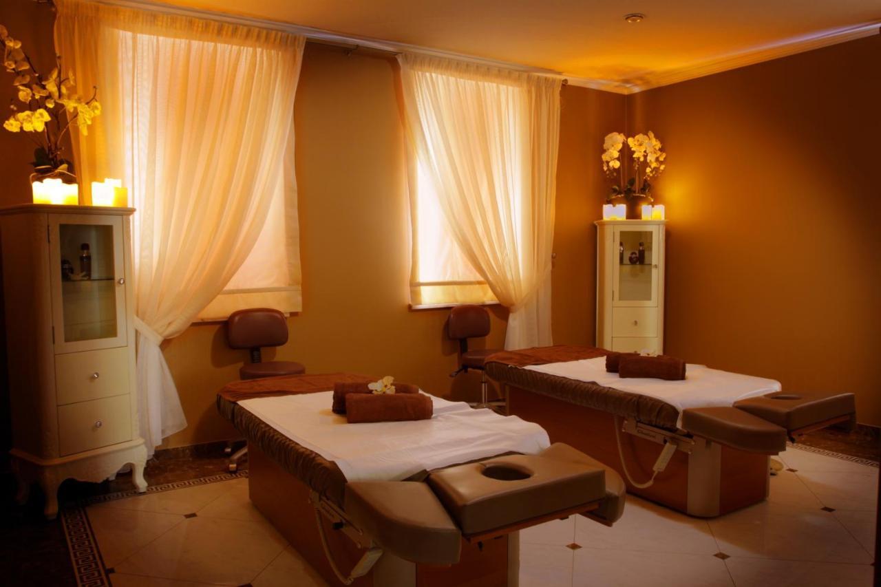 Palac Zelechow Spa & Wellness Buitenkant foto