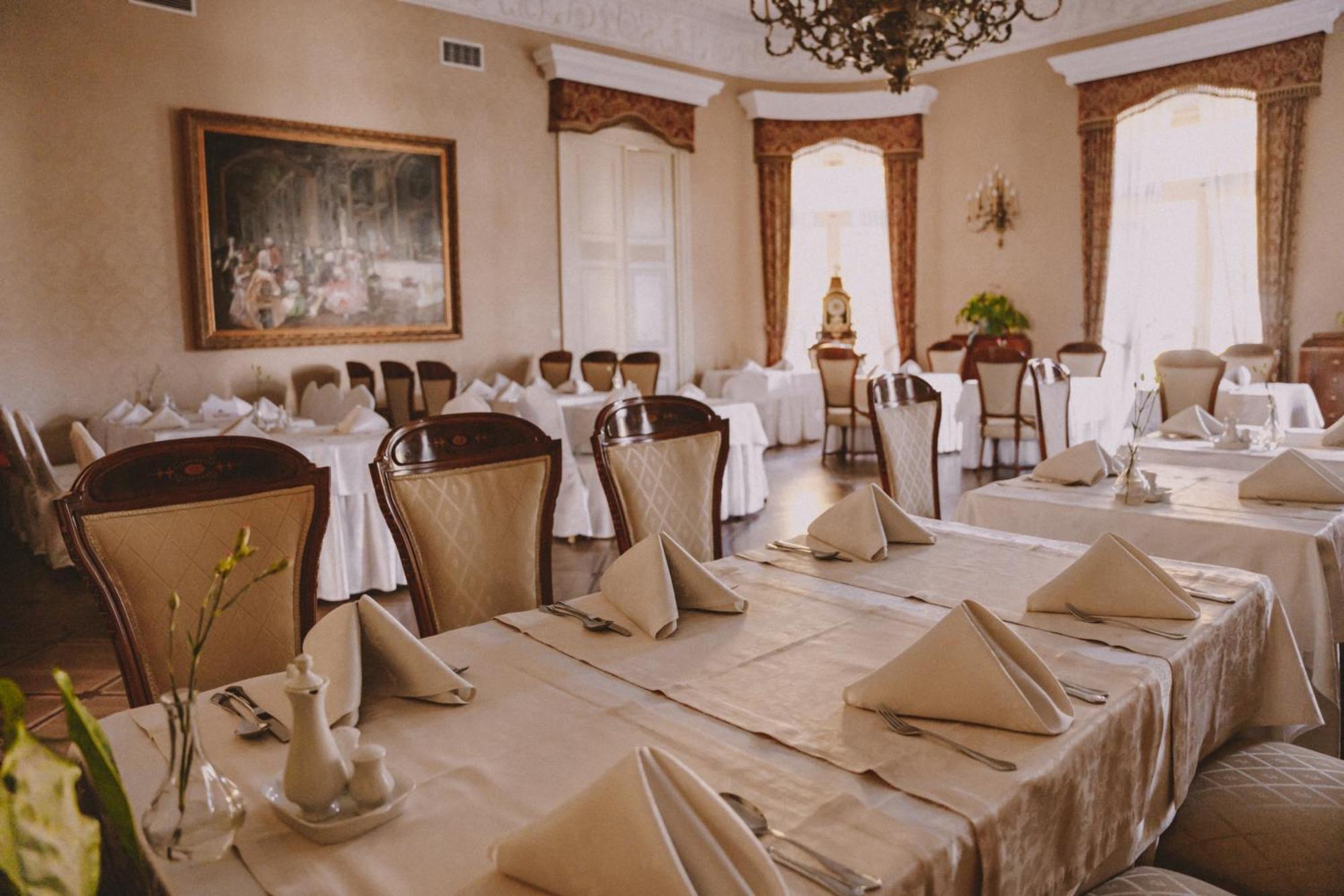 Palac Zelechow Spa & Wellness Buitenkant foto