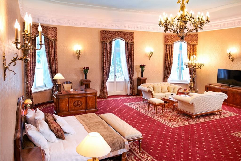 Palac Zelechow Spa & Wellness Buitenkant foto