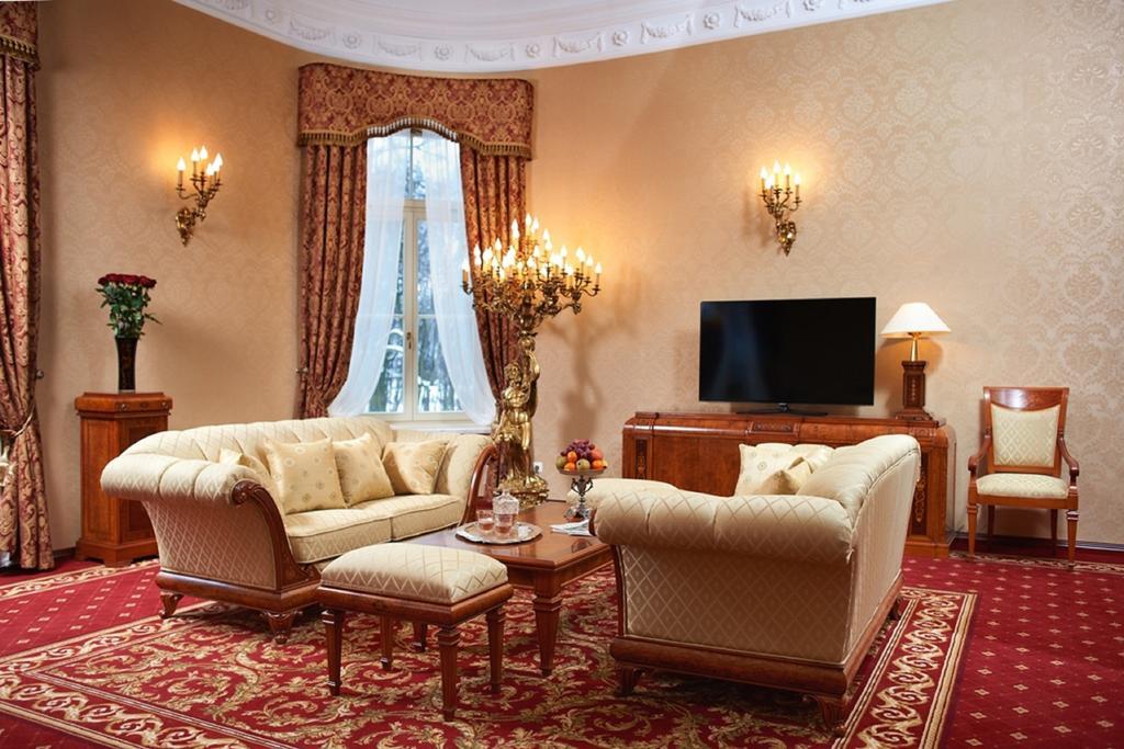 Palac Zelechow Spa & Wellness Buitenkant foto